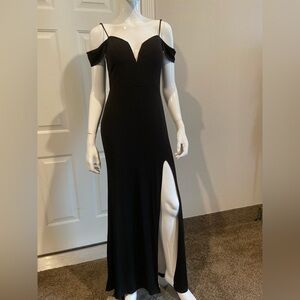 City Studio~Sweetheart Neck~Off-The-Shoulder Sleeves w/Straps~Maxi Gown~Size 11